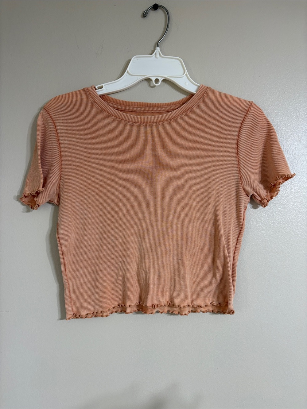aerie Peach Ribbed Lettuce-Edge Crop Top